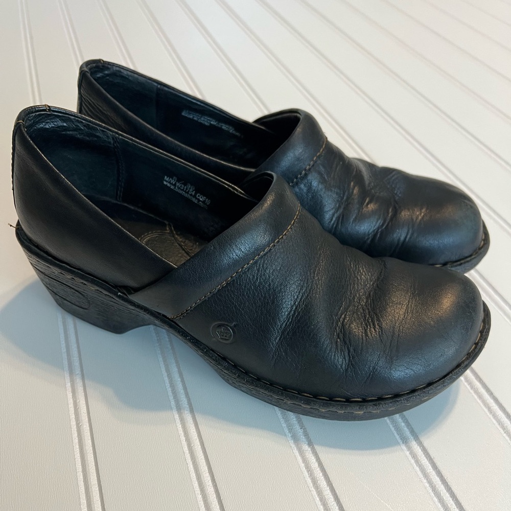 Born | Black Leather Slip-On Clogs | Women’s Size 8
